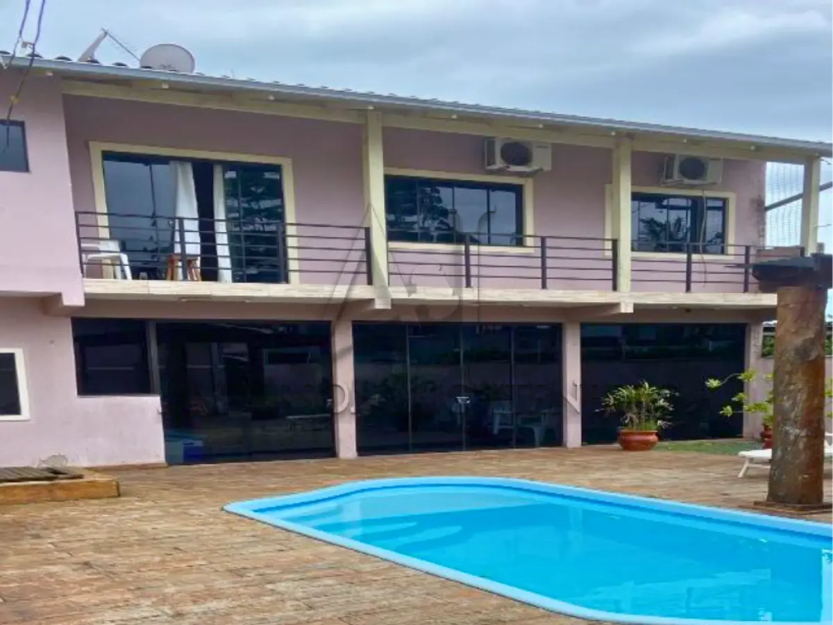 LOTE 001 - IMÓVEL COM DUAS CASAS E PISCINA EM SÃO FRANCISCO DO SUL-SC
