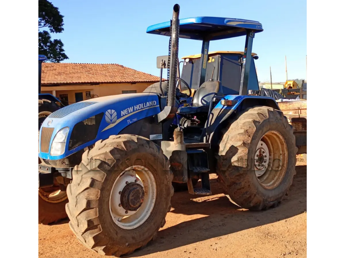 LOTE 005 - TRATOR NEW ROLLAND TL75E 2017