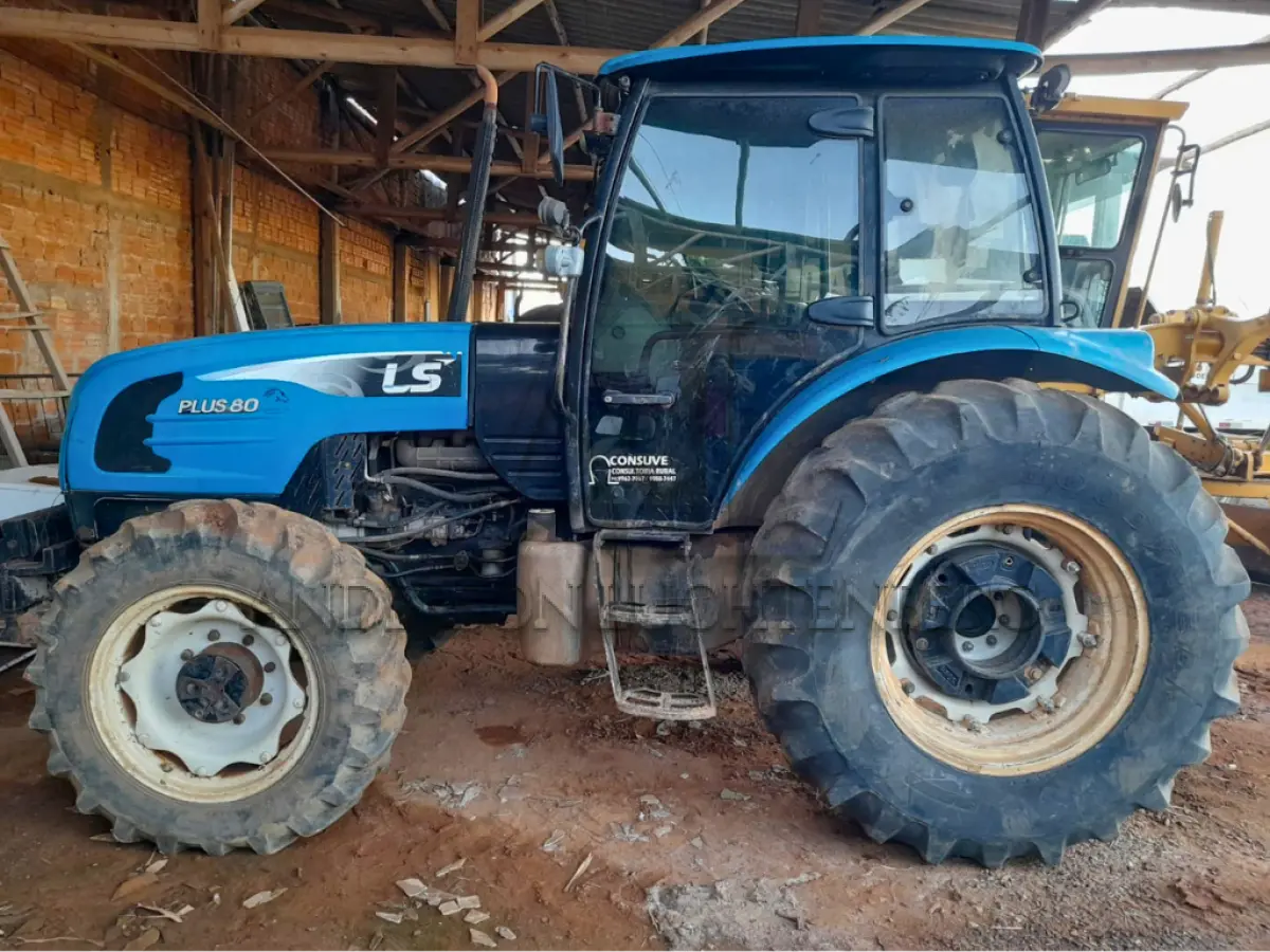 LOTE 007 - TRATOR LS PLUS 80 CABINADO 2015