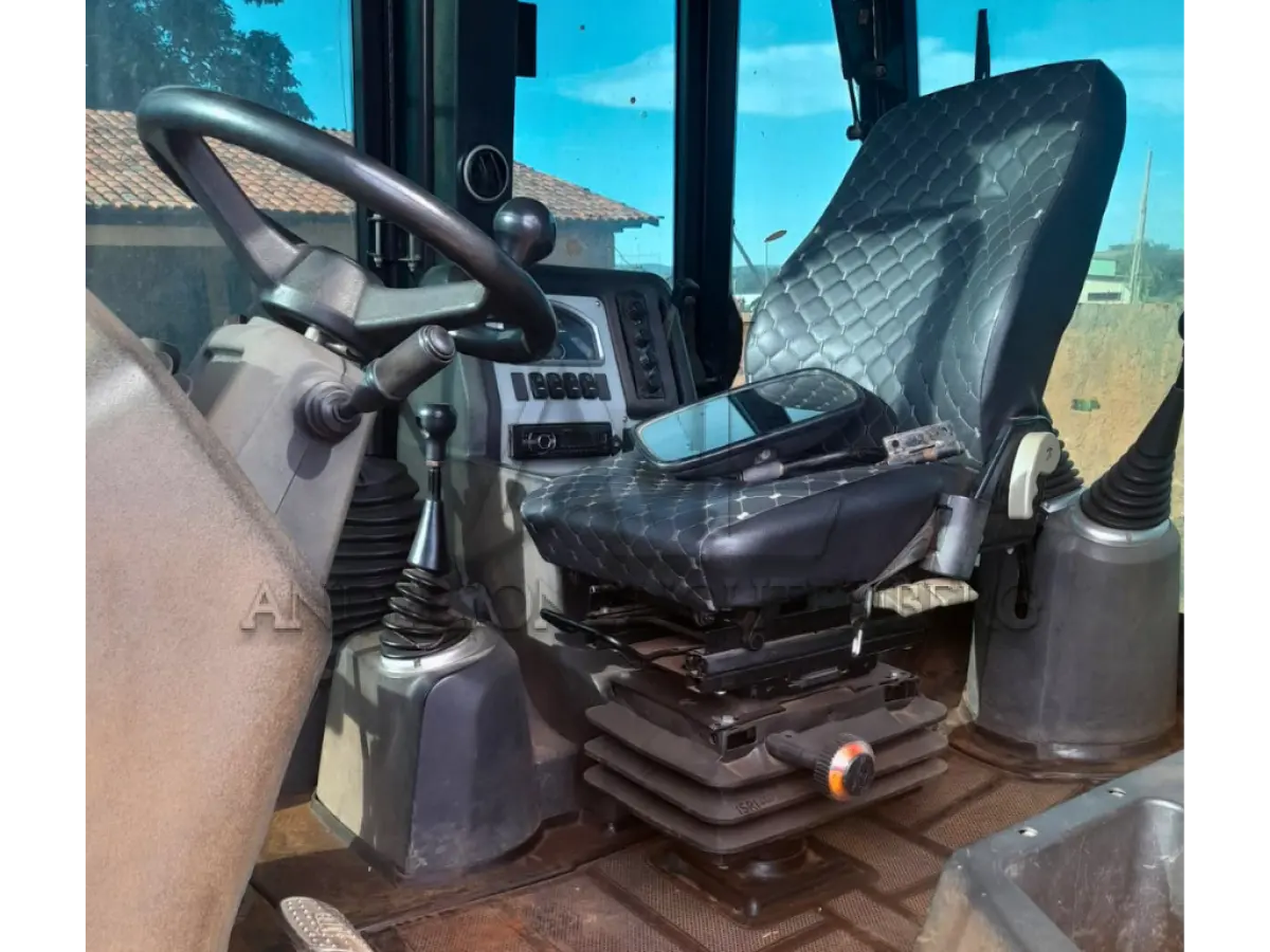 LOTE 004 - RETROESCAVADEIRA JCB 3CXB14CM2CM 2020