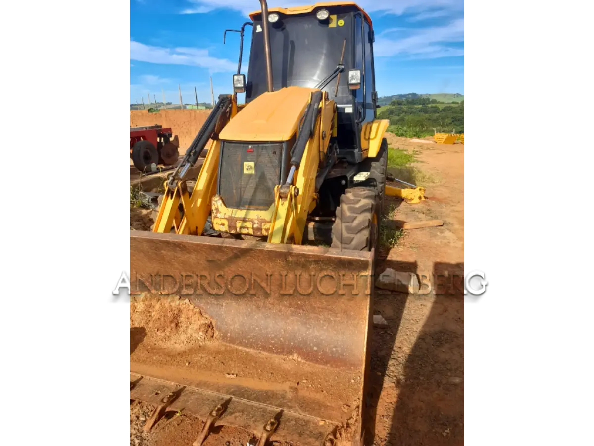 LOTE 004 - RETROESCAVADEIRA JCB 3CXB14CM2CM 2020