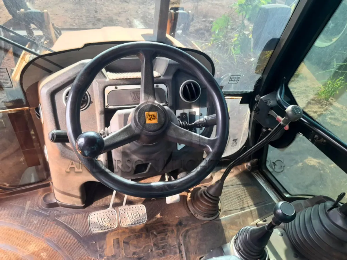 LOTE 004 - RETROESCAVADEIRA JCB 3CXB14CM2CM 2020