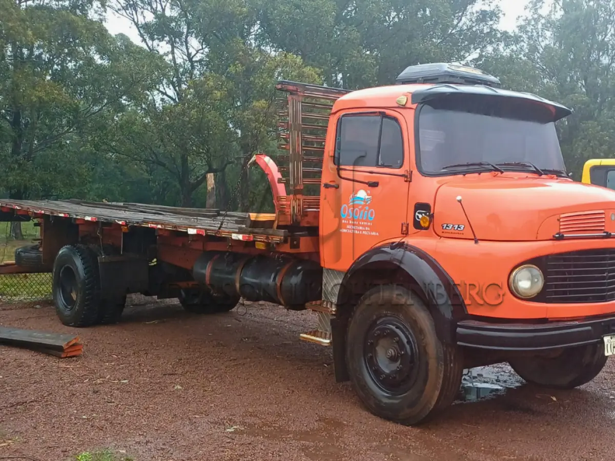LOTE 008 - CAMINHÃO MERCEDES BENS L 1313 1974