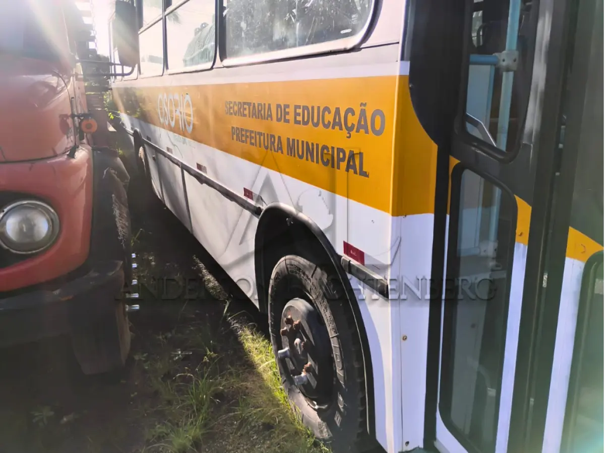LOTE 015 - AGRALE MA120 NEOBUS SPEC 2005/2006