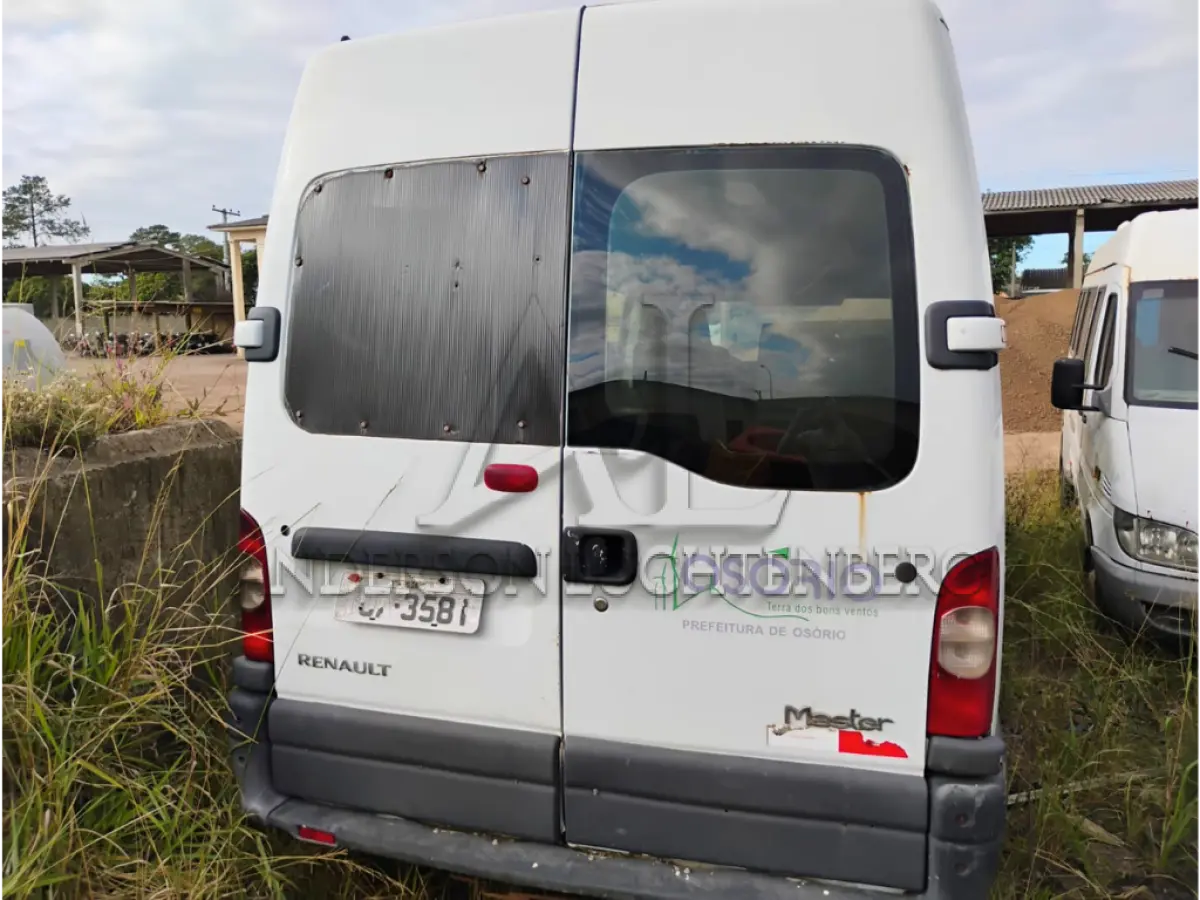 LOTE 010 - RENAULT MASTER SITNEI MI 2012/2013