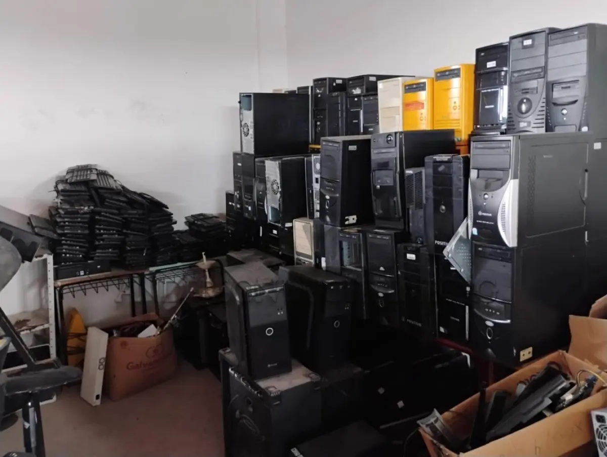 LOTE 019 - SUCATAS DE ELETRO-ELETRÔNICOS E INFOMÁTICA
