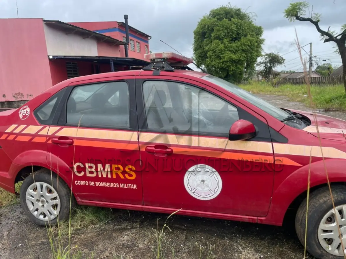 LOTE 001 - FORD/FIESTA SEDAN 1.6 FLEX