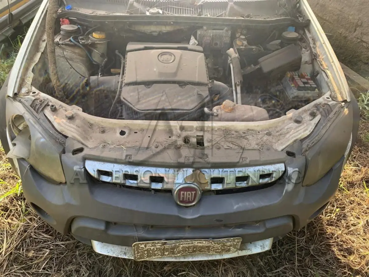LOTE 001 - FIAT/WEEKEND ADVENTURE