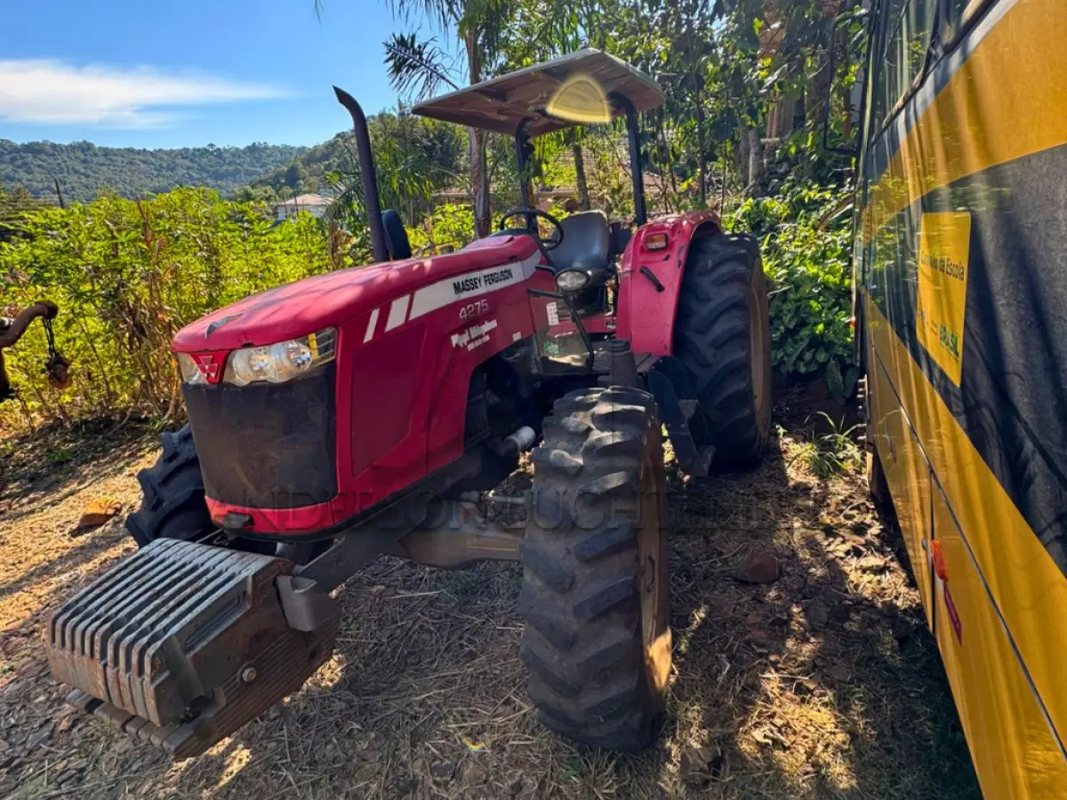 LOTE 007 - TRATOR MASSEY FERGUSON MF 4275 – ANO 2013