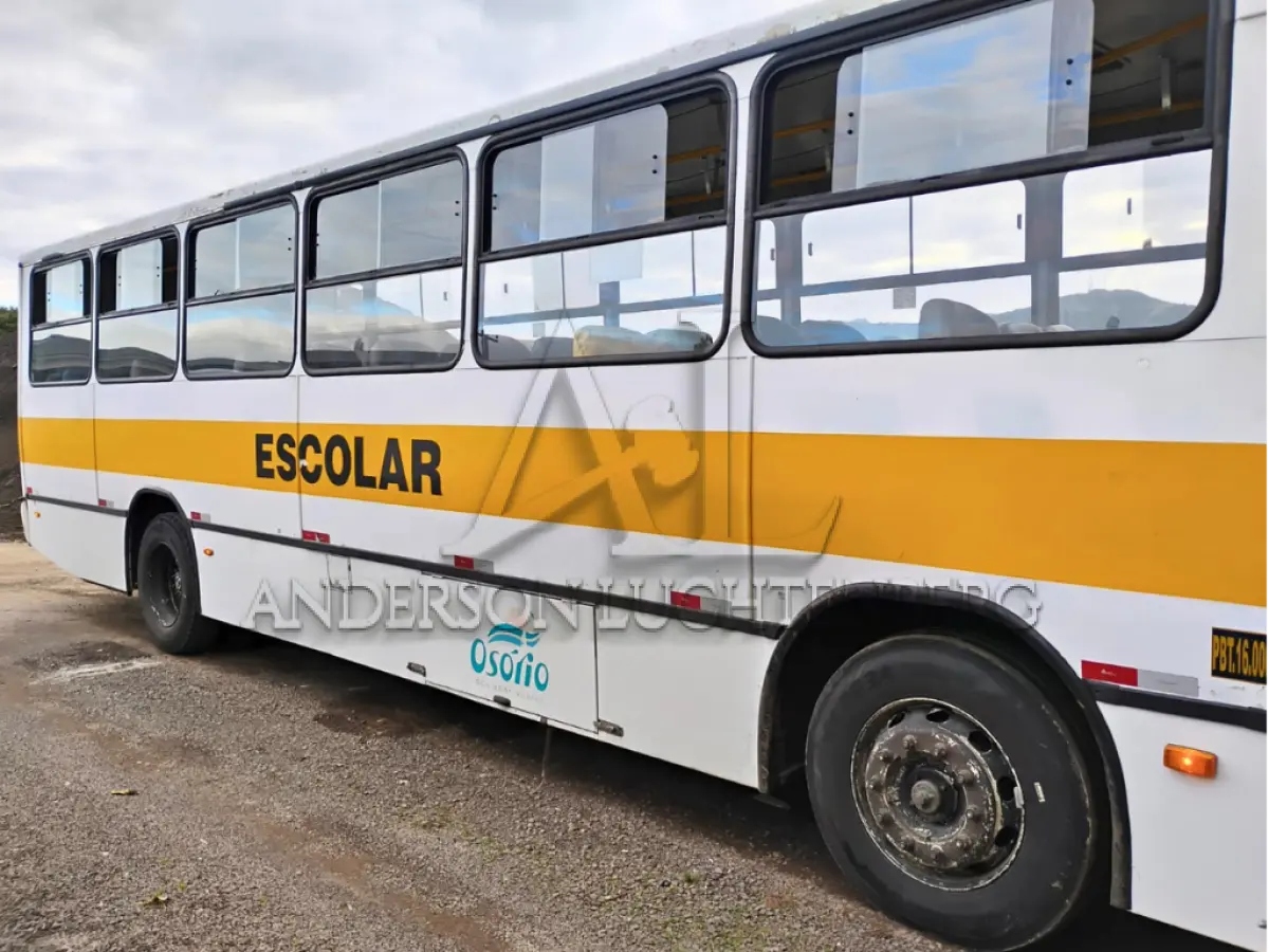 LOTE 016 - VOLKSWAGEN MAXIBUS URB16210