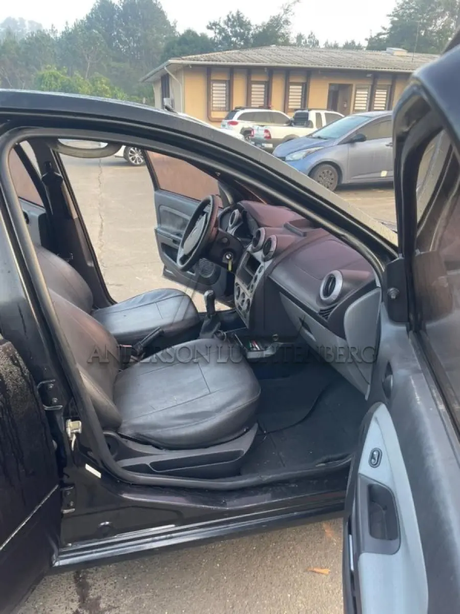 LOTE 008 - FORD/FIESTA SEDAN 1.6 FLEX