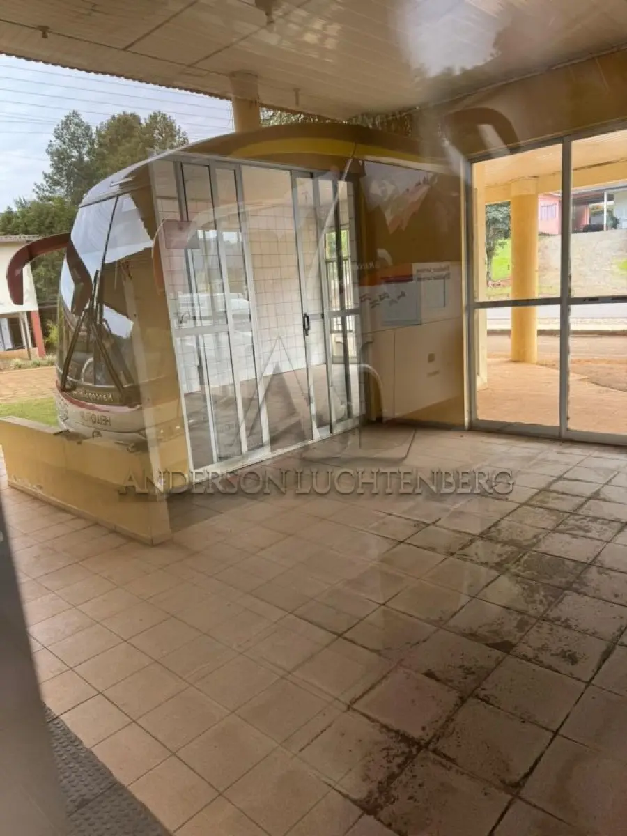 LOTE 003 - Portas e aberturas usadas da rodoviária para reaproveitamento