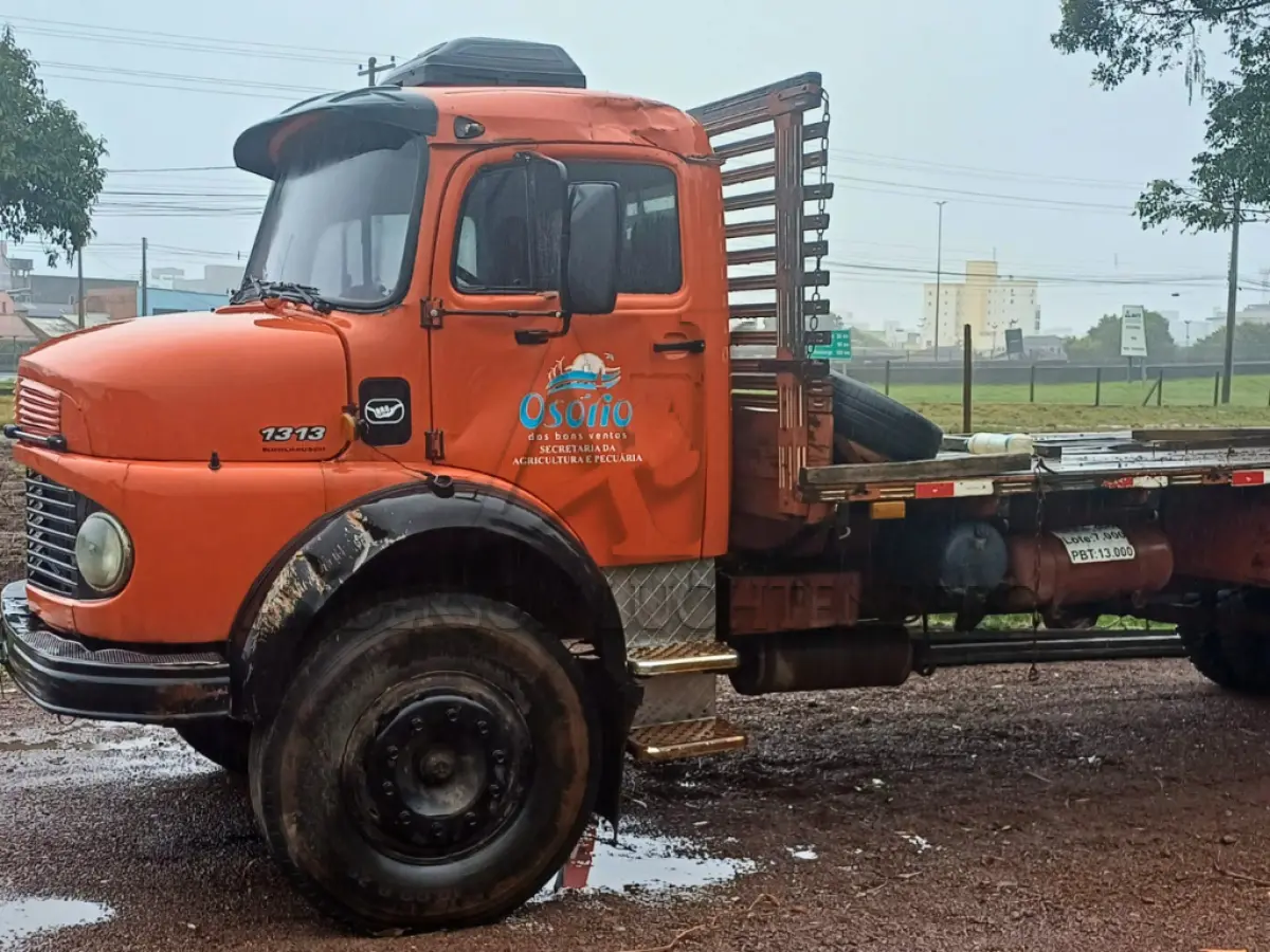 LOTE 008 - CAMINHÃO MERCEDES BENS L 1313 1974
