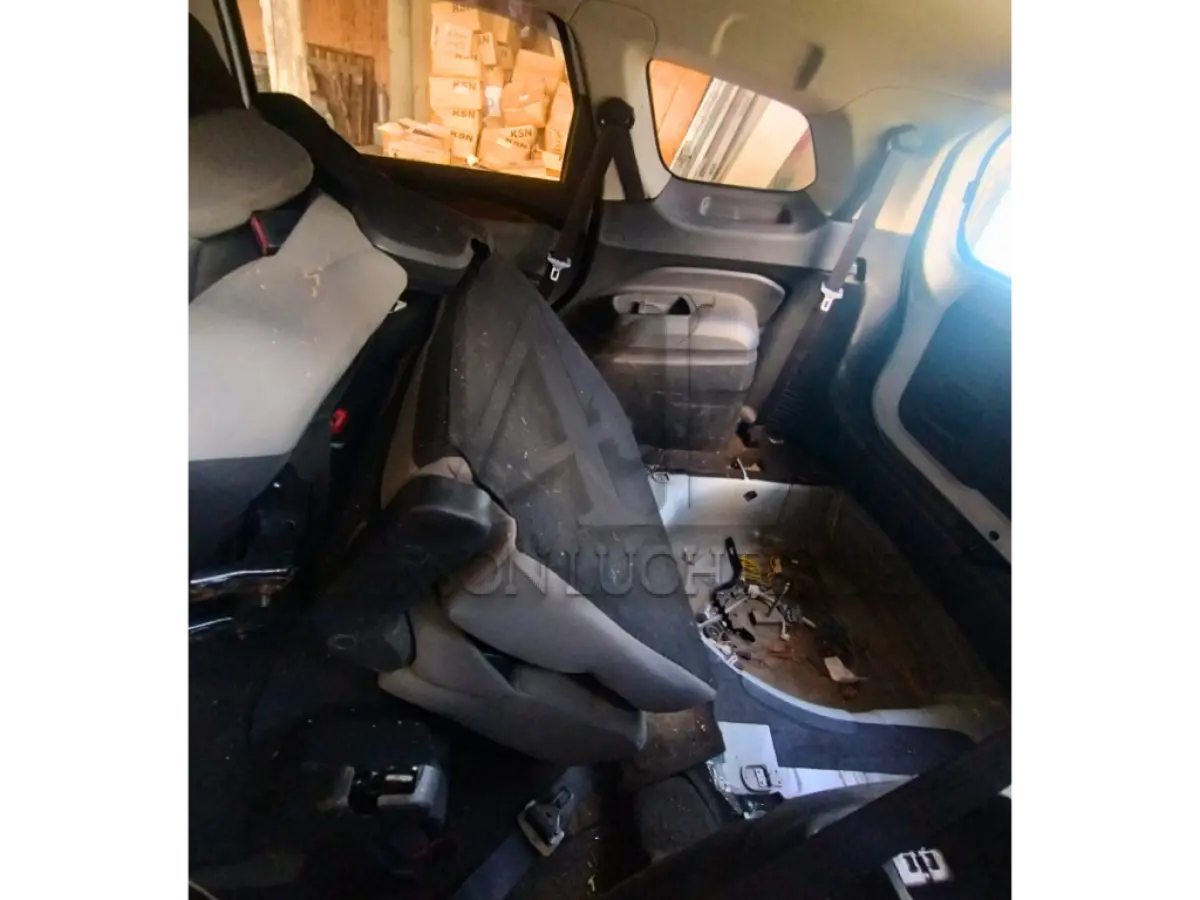 LOTE 001 - CHEVROLET SPIN 1.8L MT LTZ 2015/2016
