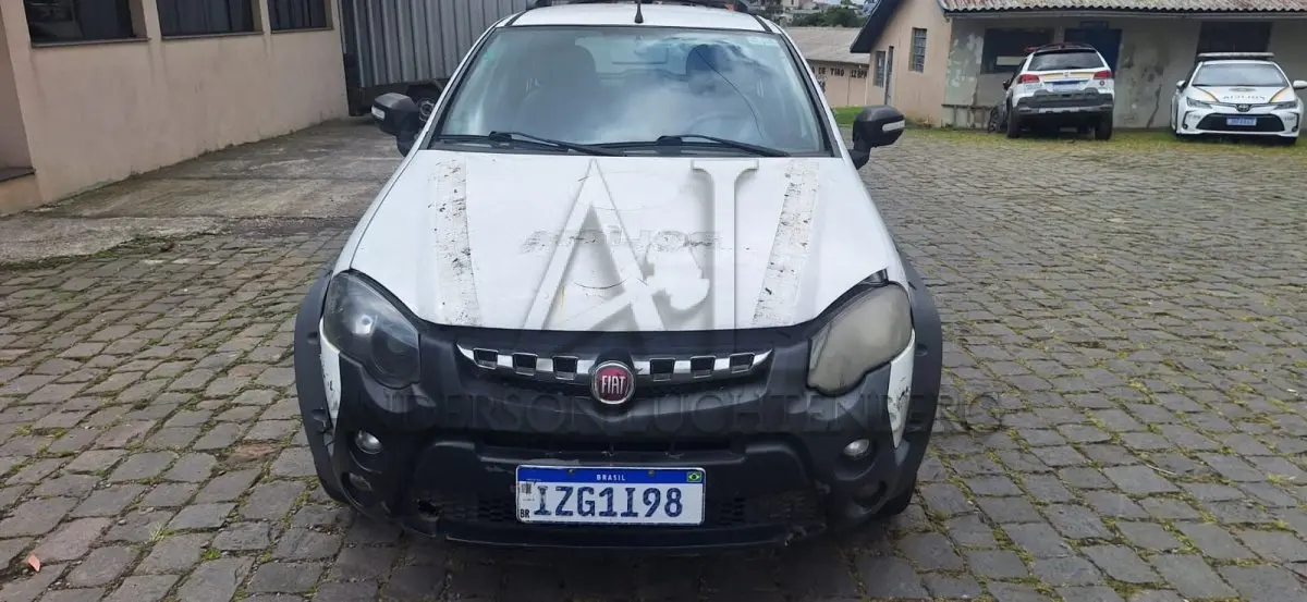 LOTE 016 - FIAT/WEEKEND ADVENTURE