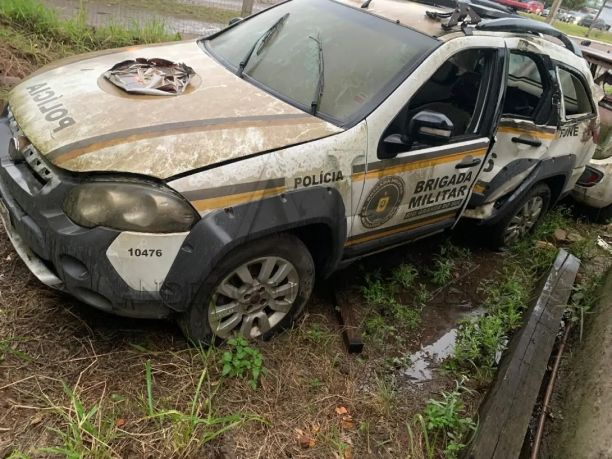 LOTE 001 - FIAT/WEEKEND ADVENTURE