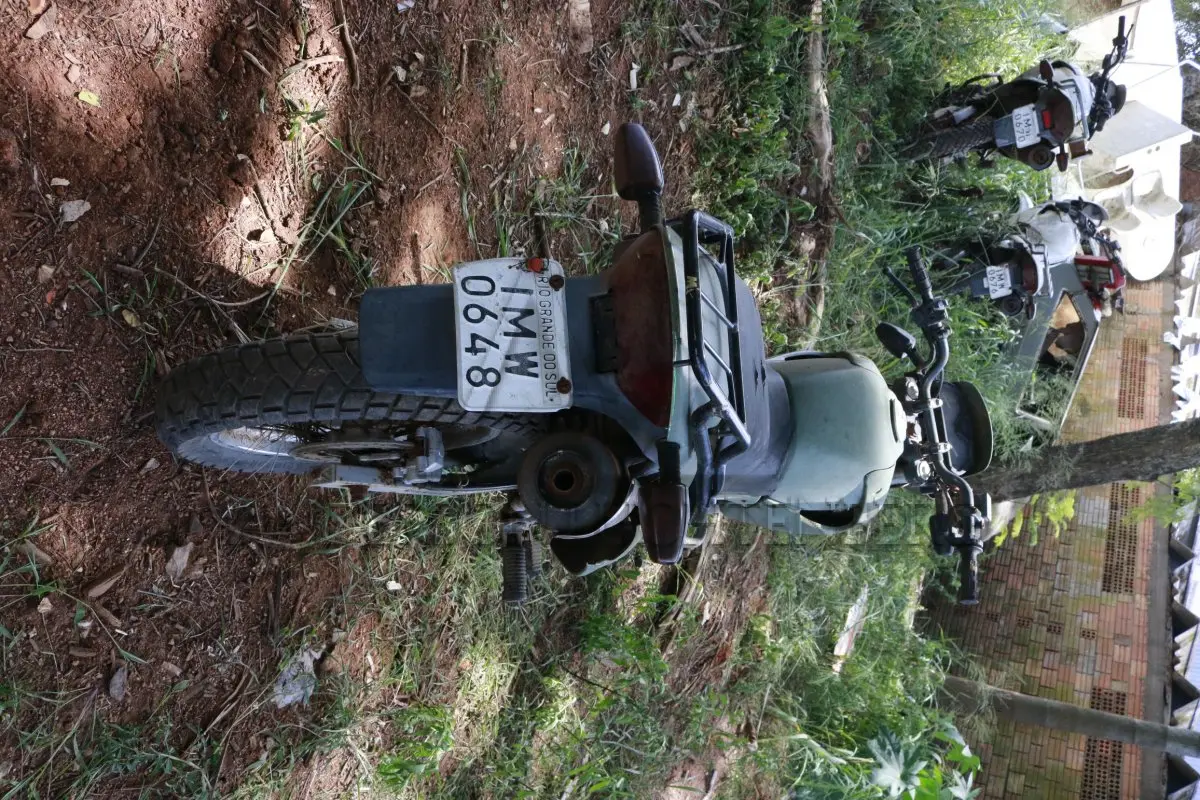 LOTE 008 - HONDA/NX-4 FALCON