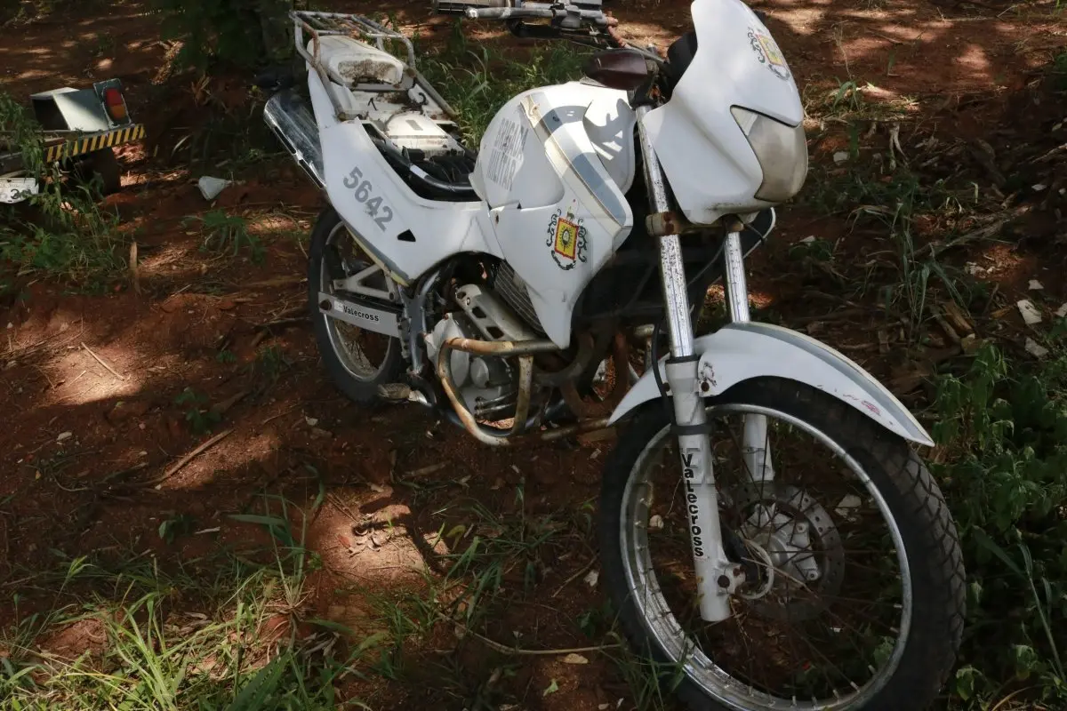 LOTE 009 - HONDA/NX-4 FALCON