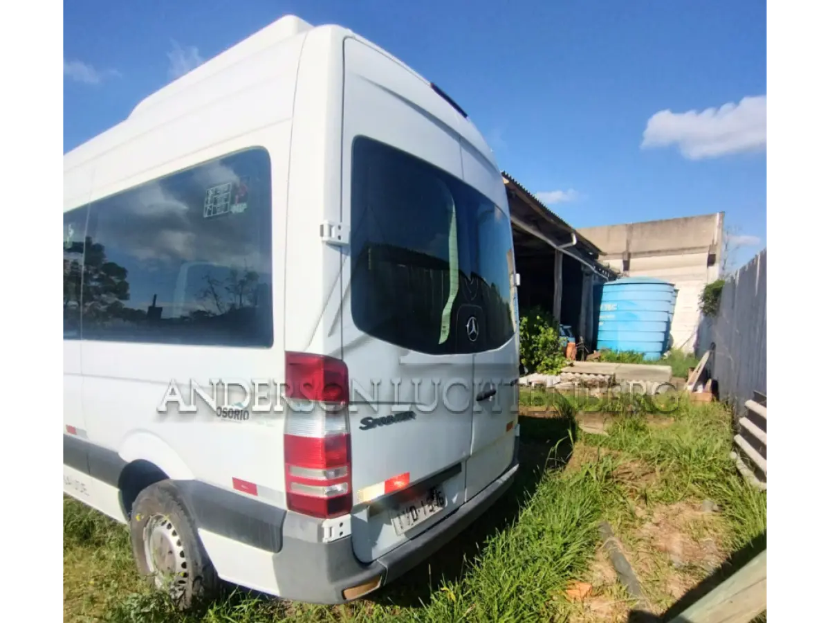 LOTE 004 - MERCEDES-BENS 415 CDI SPRINTERM 2013