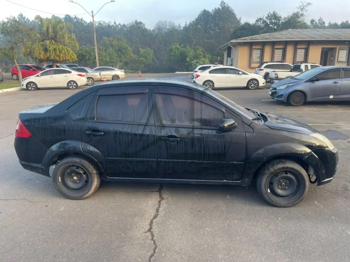 LOTE 008 - FORD/FIESTA SEDAN 1.6 FLEX