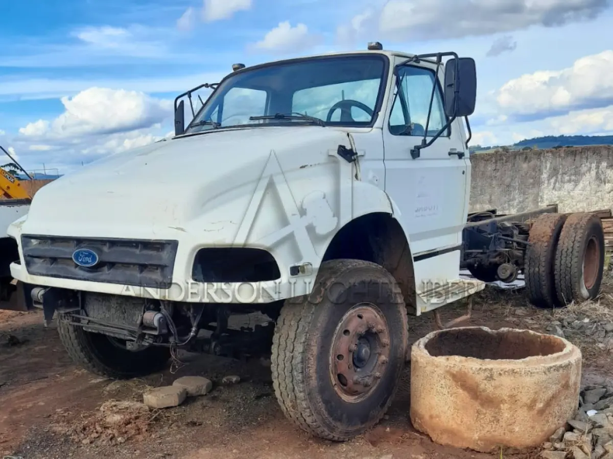 LOTE 009 - FORD F14000 HD ano/mod: 1998/1998
