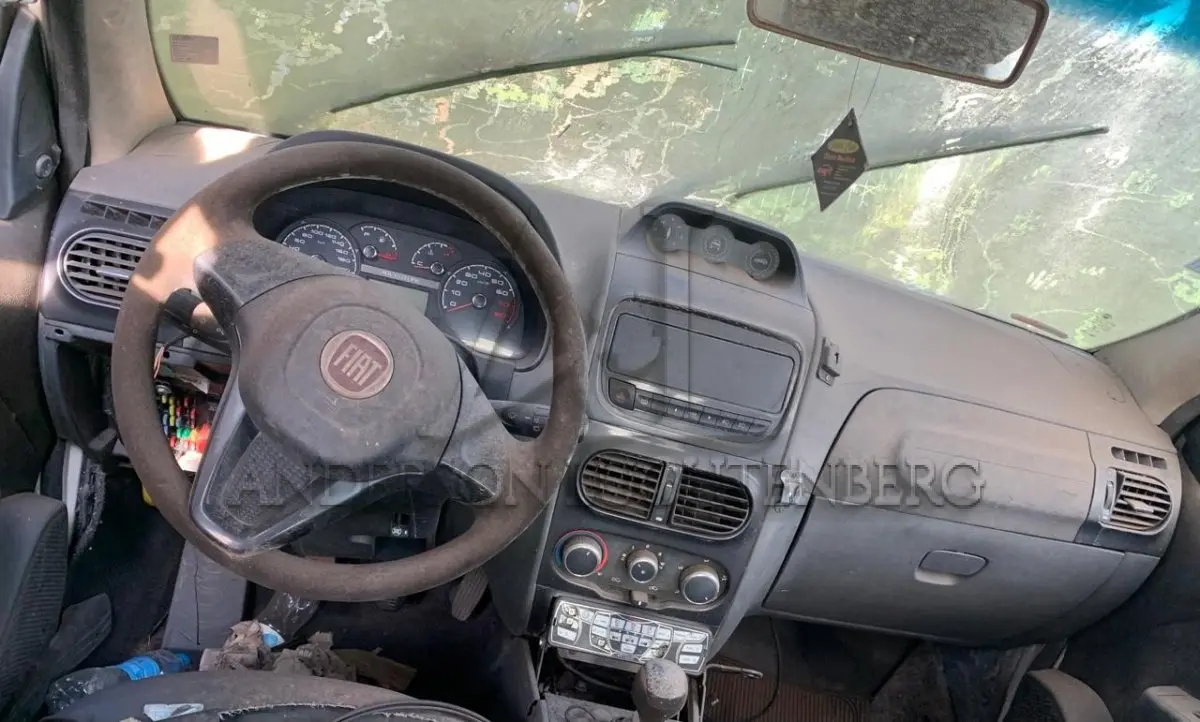 LOTE 001 - FIAT/WEEKEND ADVENTURE