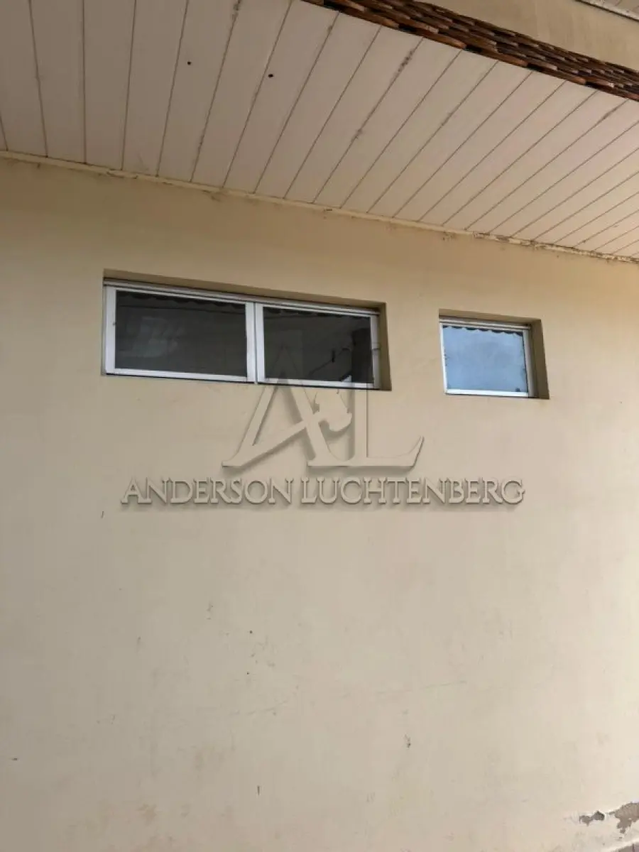 LOTE 003 - Portas e aberturas usadas da rodoviária para reaproveitamento