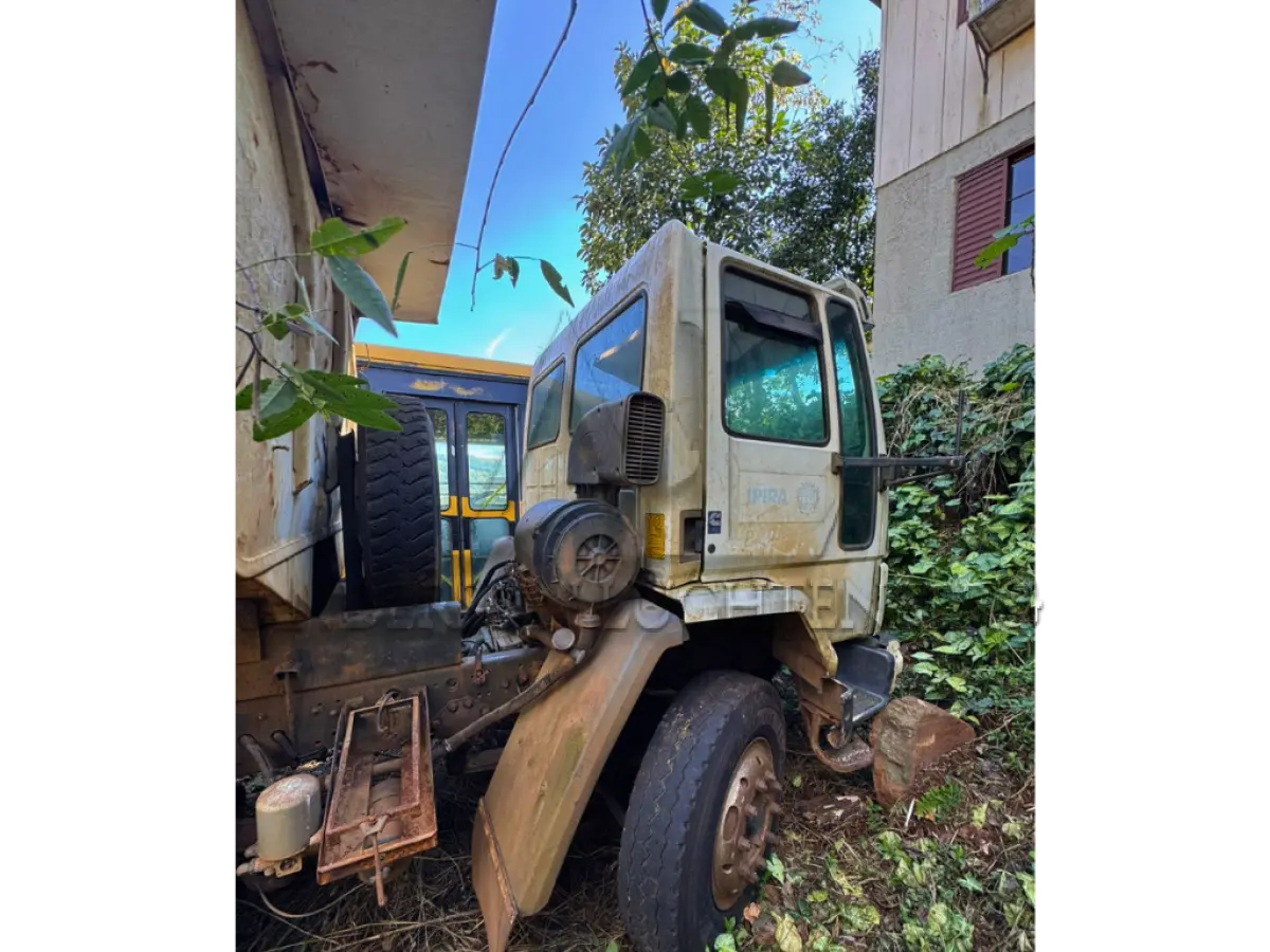 LOTE 009 - CAMINHÃO CAÇAMBA – FORD / CARGO 2628 E 6X4 T 3-EIXOS 2P, ANO 2008