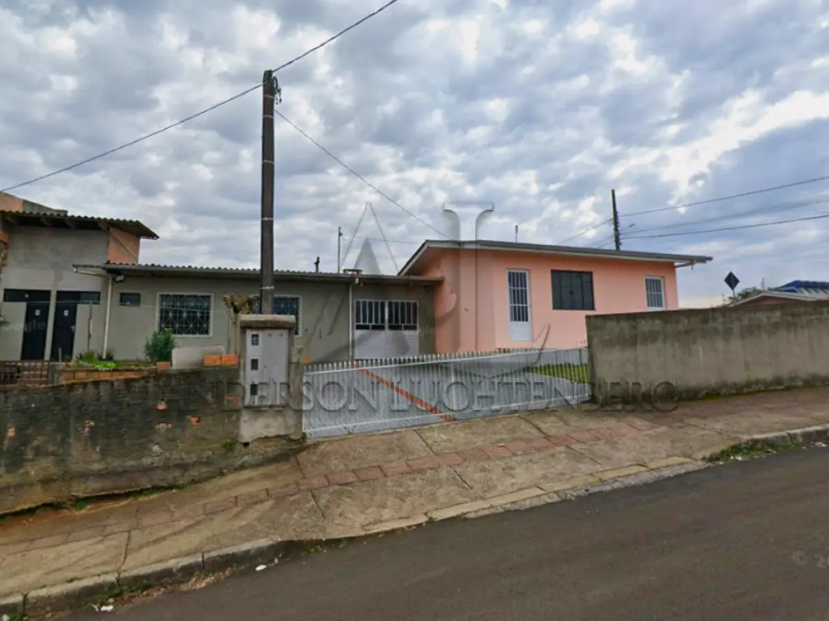 LOTE 001 - CASA DE ALVENARIA EM FRAIBURGO