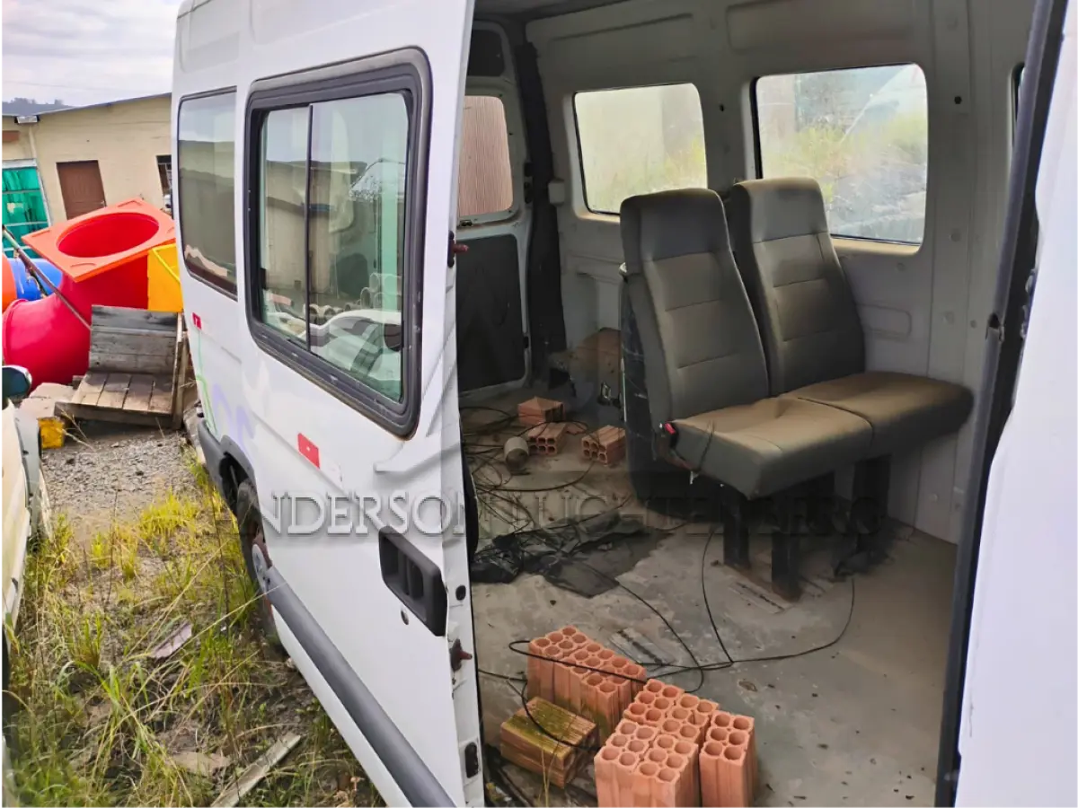 LOTE 010 - RENAULT MASTER SITNEI MI 2012/2013