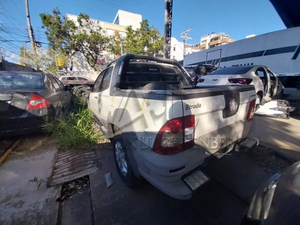 LOTE 038 - FIAT/STRADA ADVENTURE CD