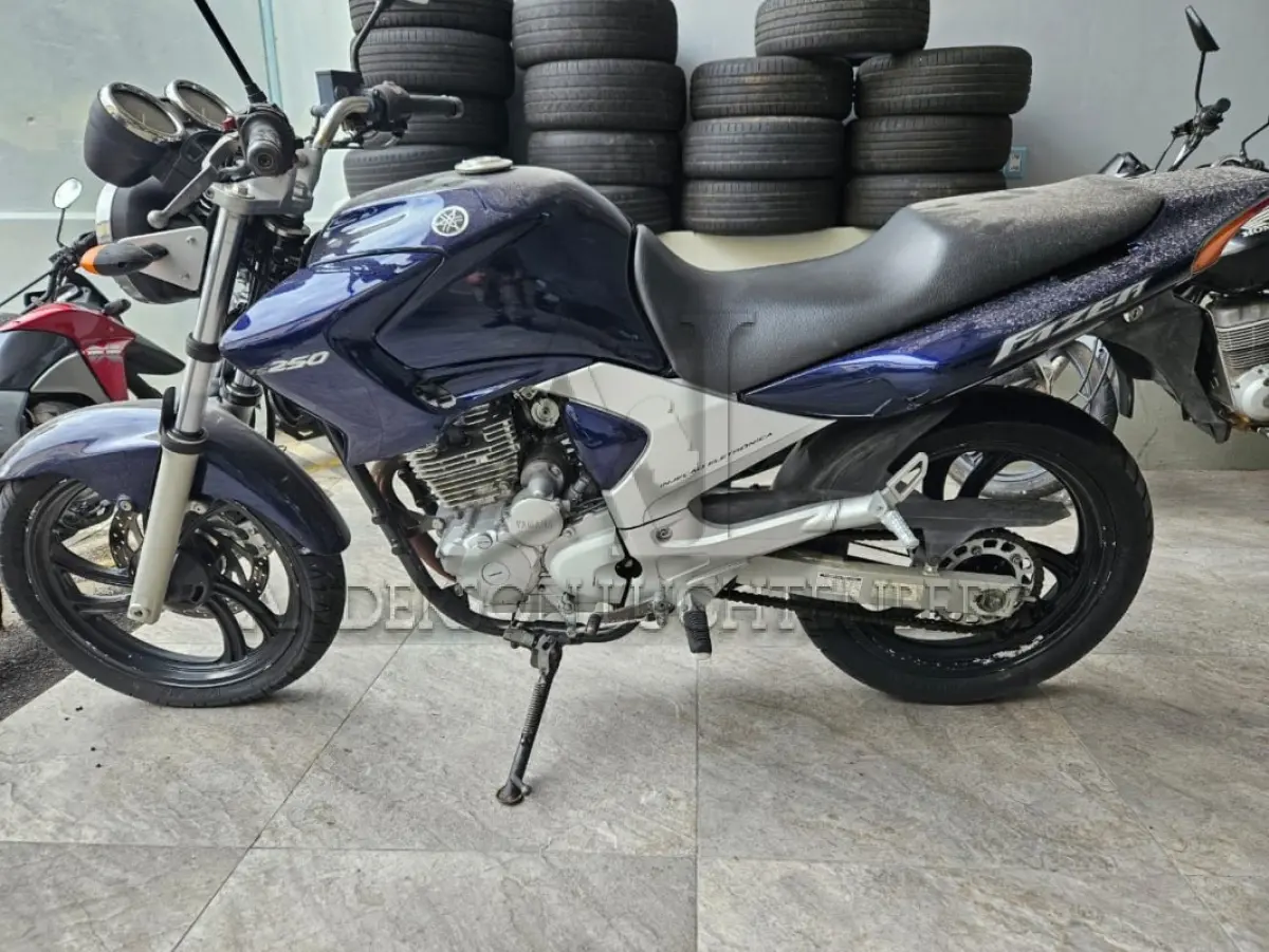 LOTE 076 - YAMAHA/FAZER YS250