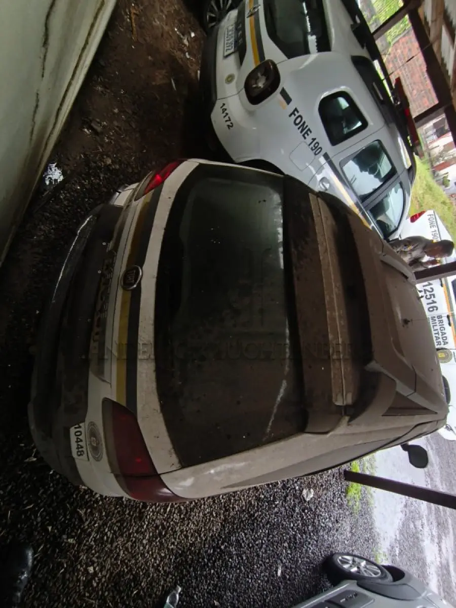 LOTE 082 - FIAT/WEEKEND ADVENTURE