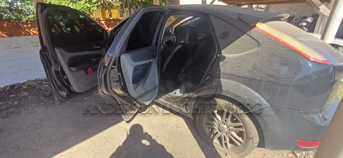 LOTE 020 - I/FORD FOCUS GHIA 2.0 LHA