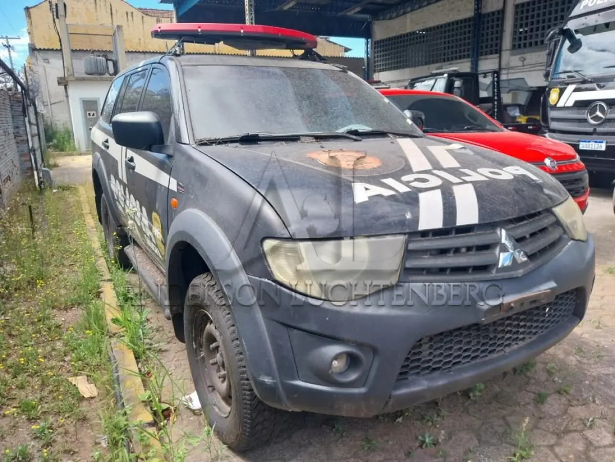 LOTE 049 - MMC/PAJERO DAKAR D