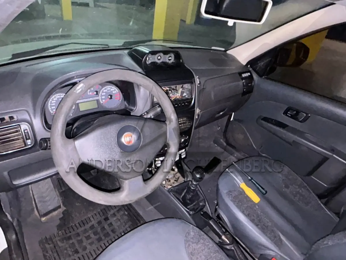 LOTE 074 - FIAT/WEEKEND ADVENTURE