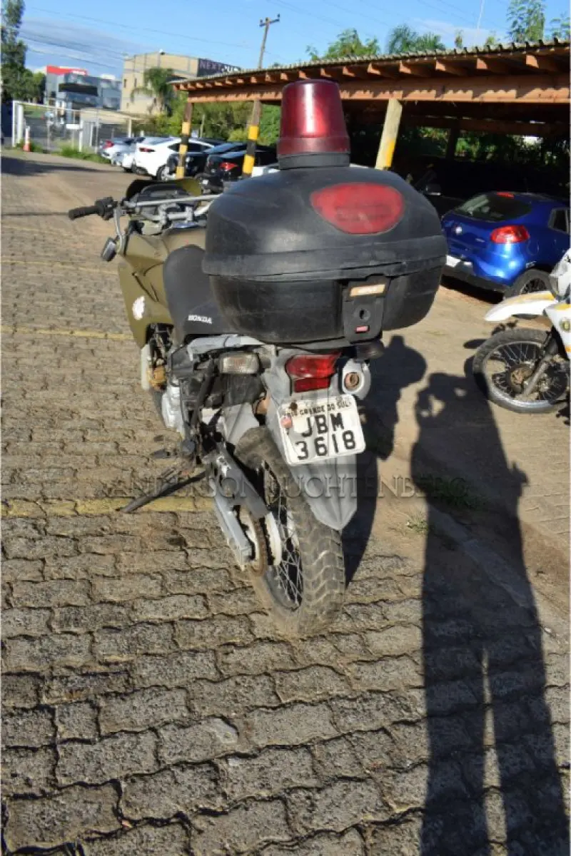 LOTE 005 - HONDA/XRE 300