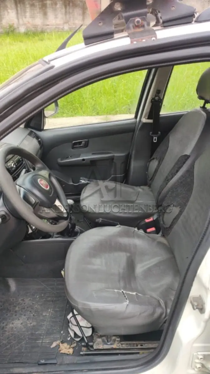 LOTE 077 - FIAT/WEEKEND ADVENTURE