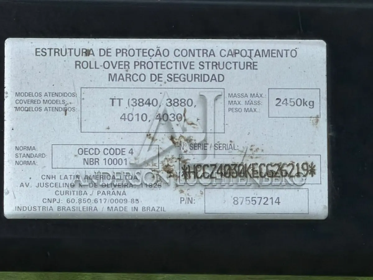 LOTE 001 - Trator agrícola New Holland TT4030 ano 2010