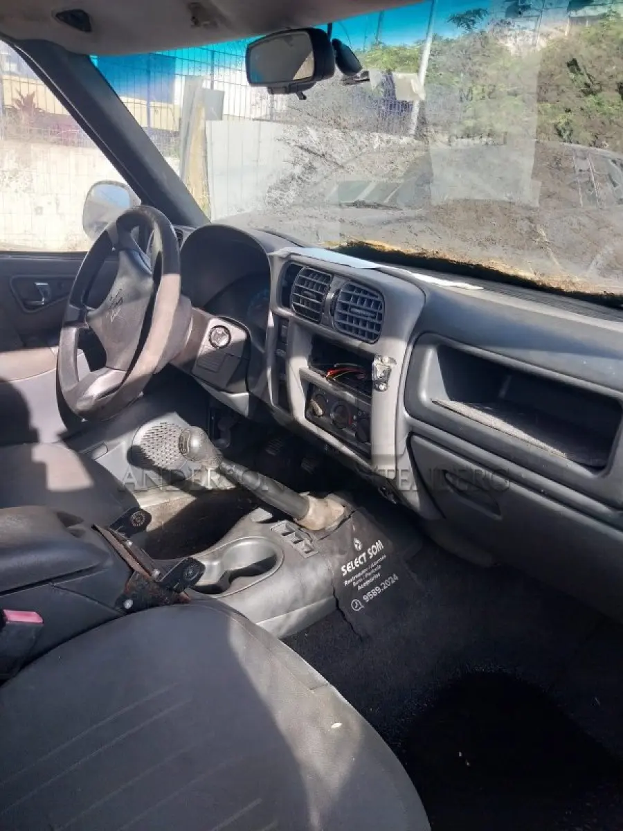 LOTE 044 - GM/BLAZER ADVANTAGE