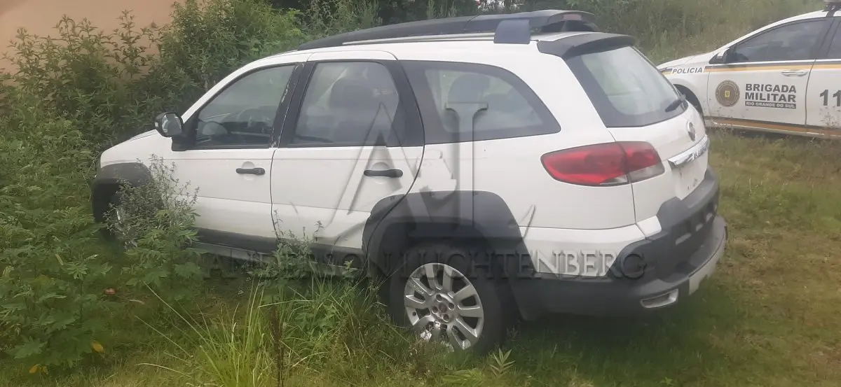 LOTE 077 - FIAT/WEEKEND ADVENTURE