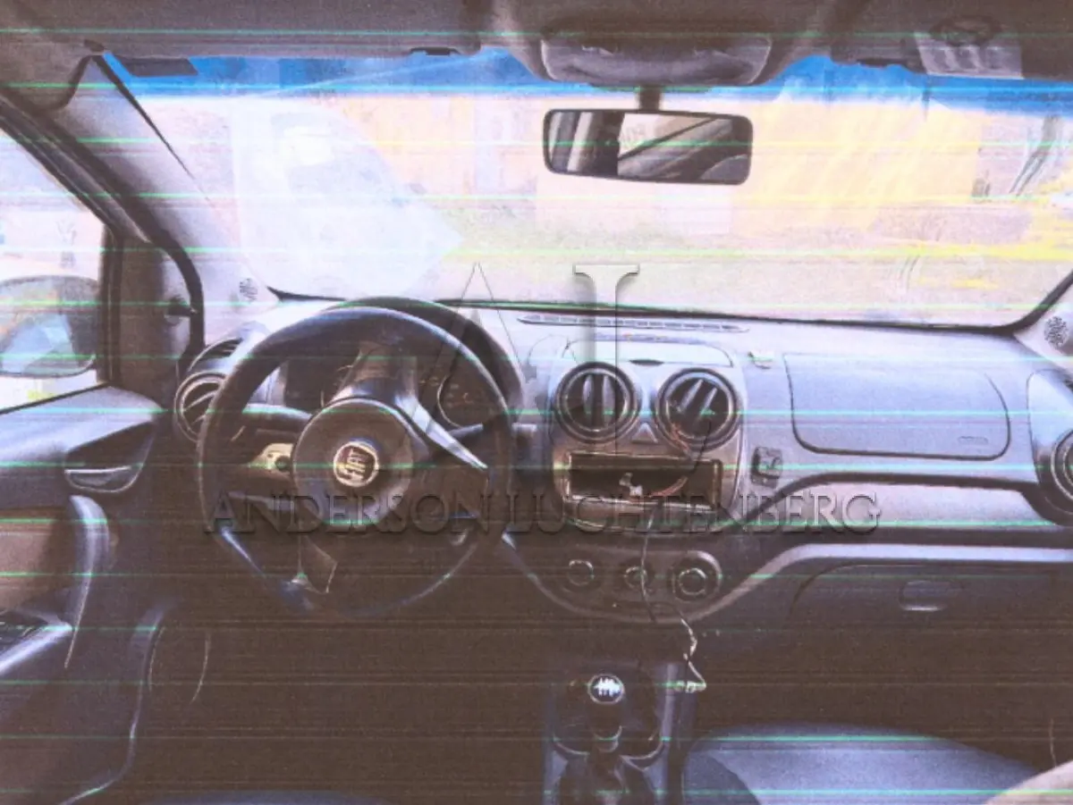 LOTE 032 - FIAT/PALIO ESSENCE 1.6