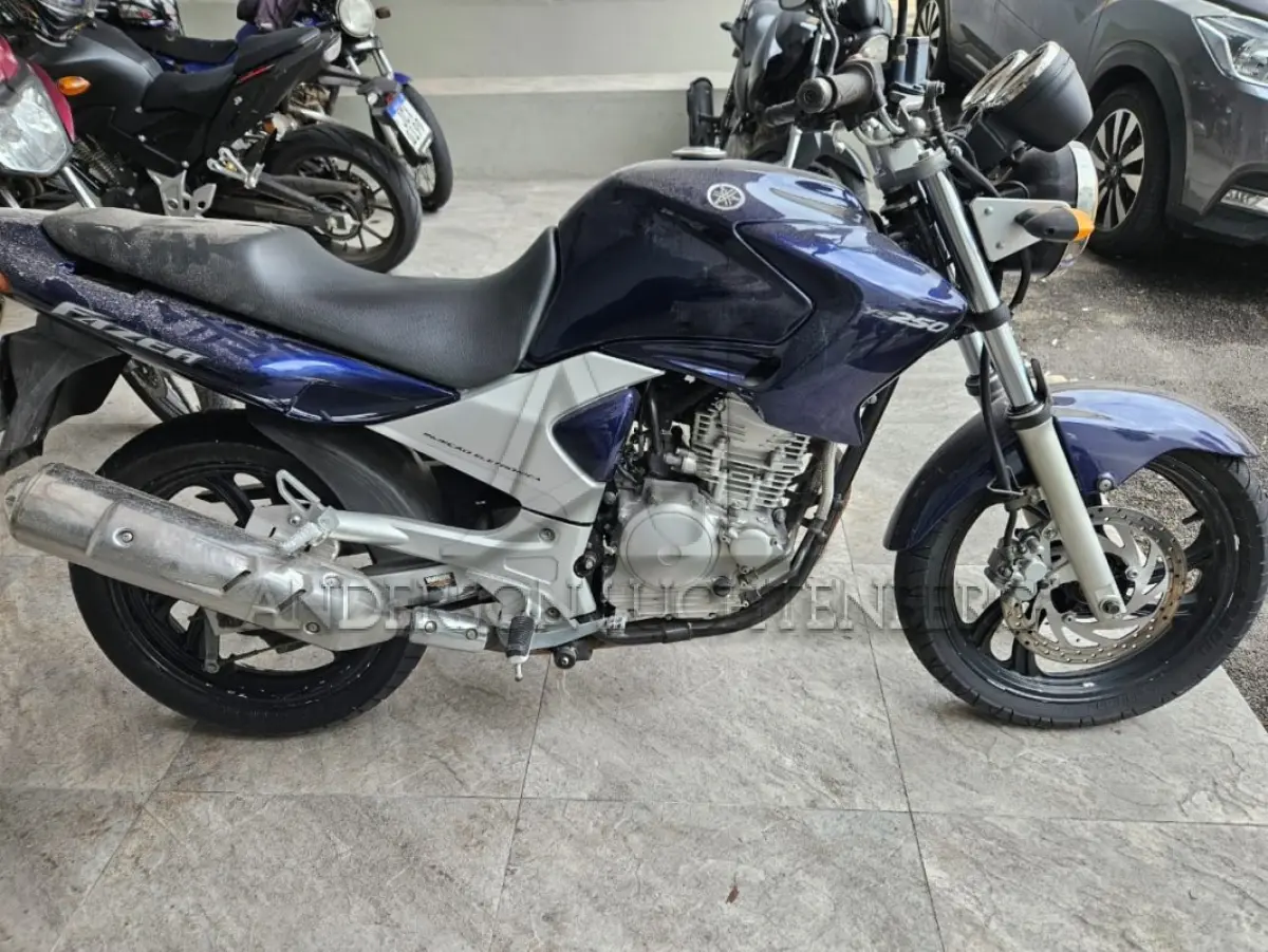 LOTE 076 - YAMAHA/FAZER YS250
