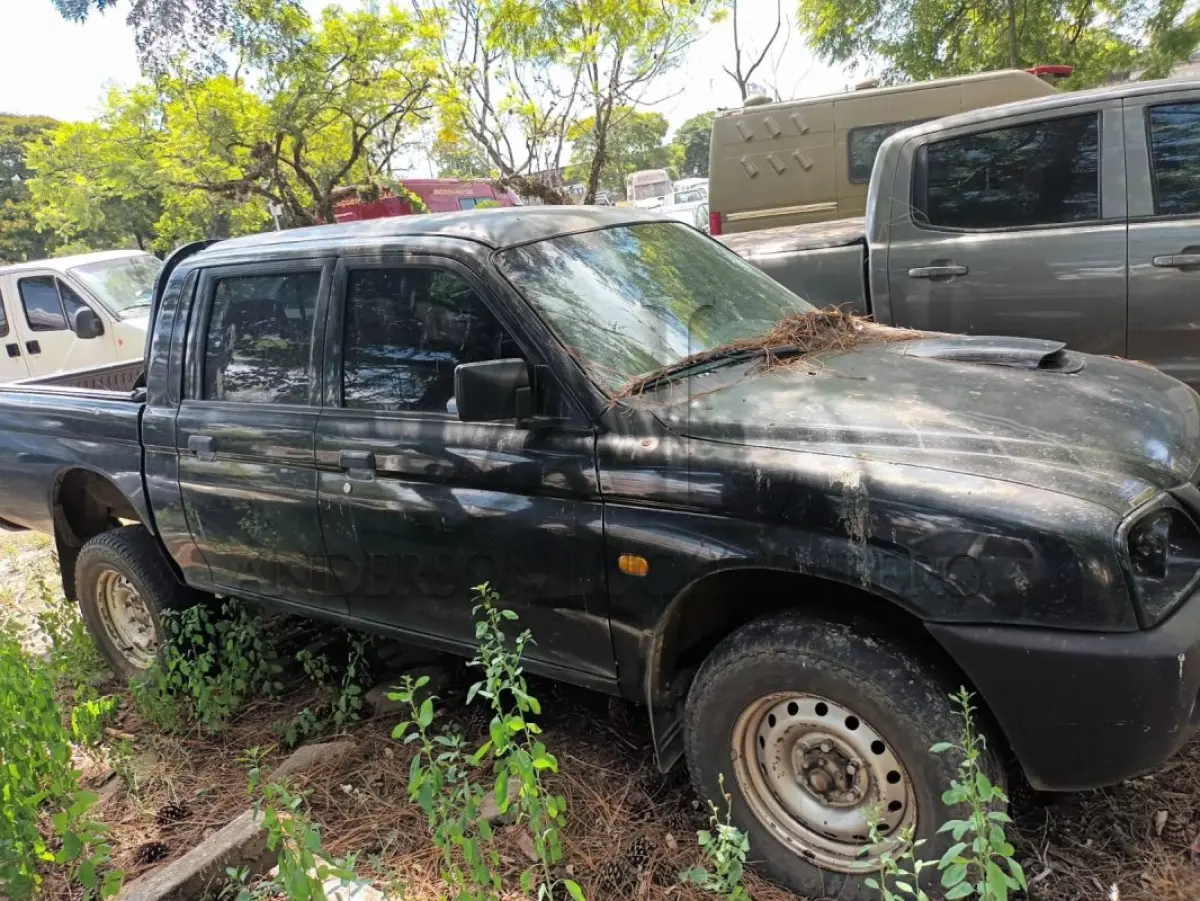 LOTE 063 - MMC/L200 4X4 GL