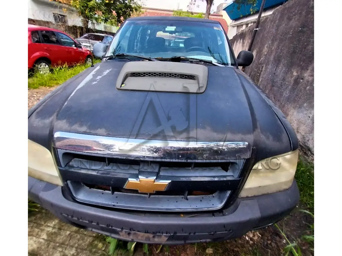 LOTE 056 - GM/BLAZER ADVANTAGE
