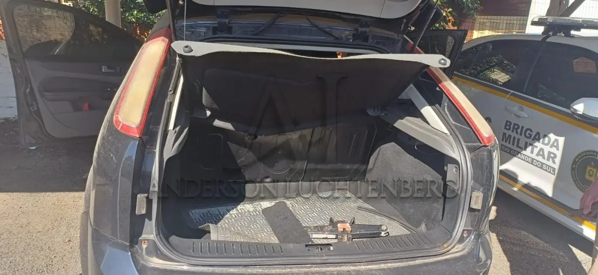 LOTE 020 - I/FORD FOCUS GHIA 2.0 LHA
