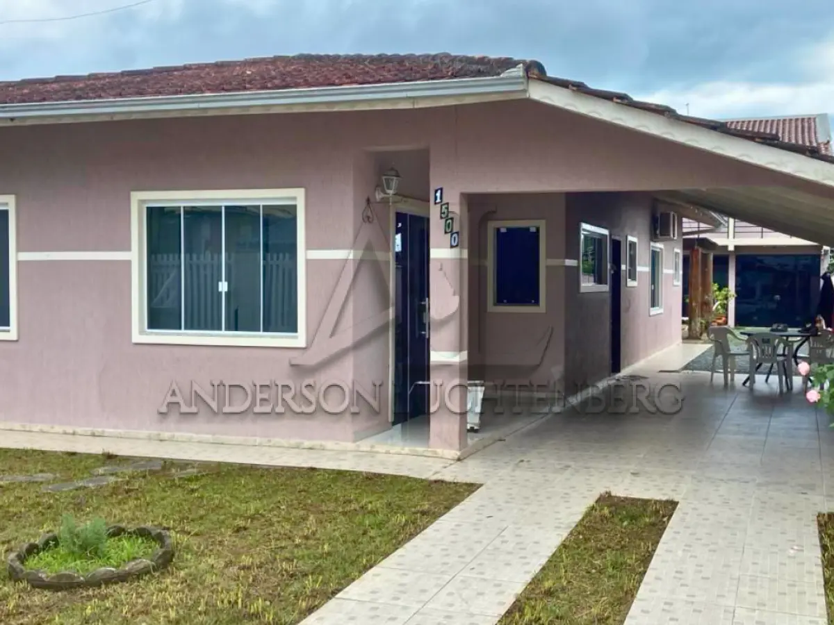 LOTE 001 - IMÓVEL COM DUAS CASAS E PISCINA EM SÃO FRANCISCO DO SUL-SC