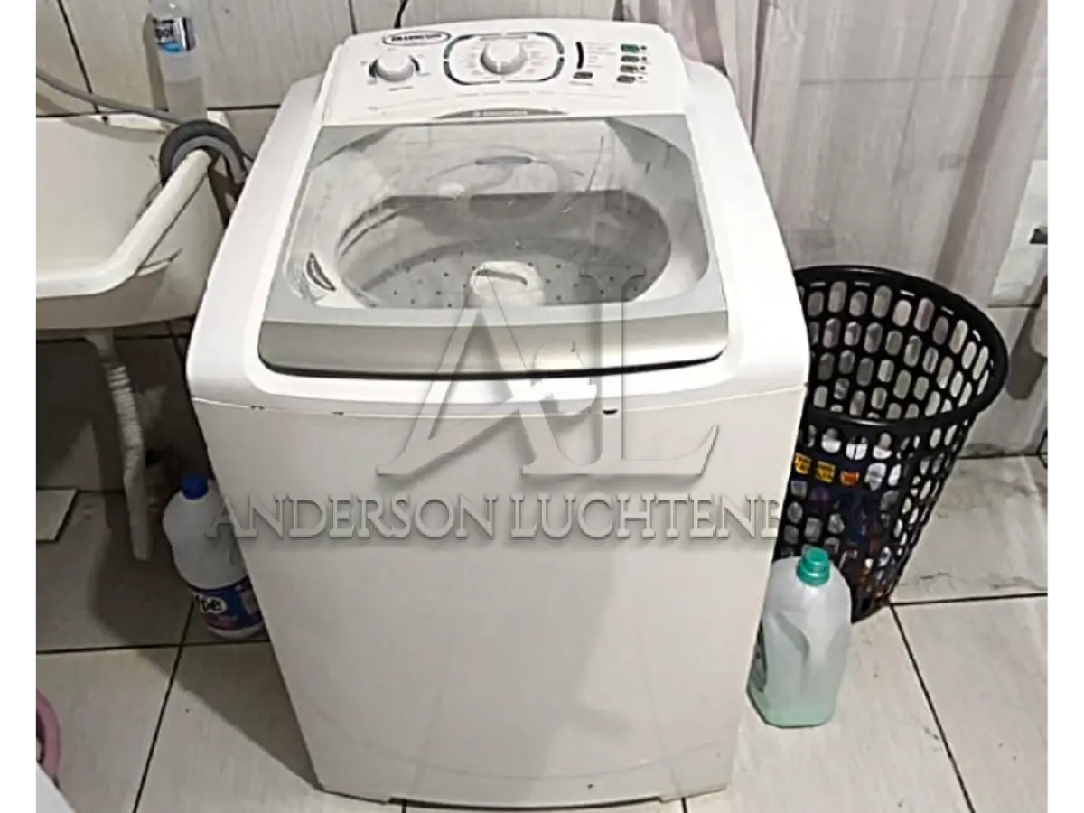 LOTE 000 - Máquina de lavar roupas 15kg, marca Eletrolux