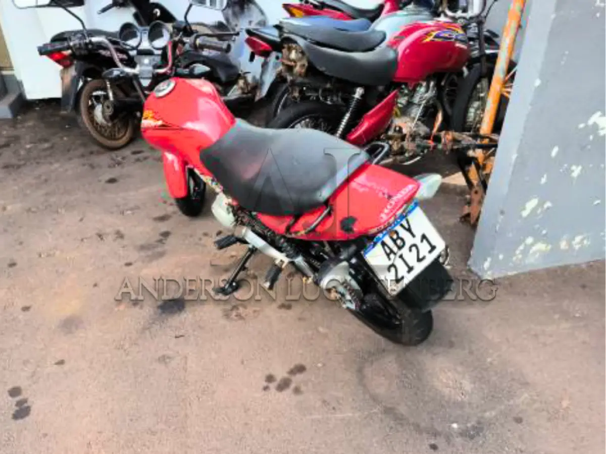 LOTE 001 - HONDA/CG 125 TITAN ES 2001