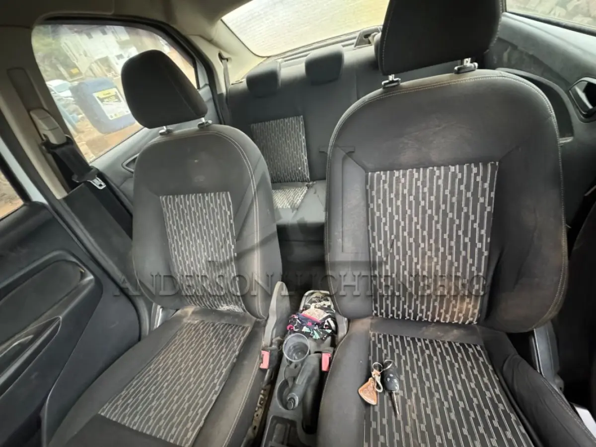 LOTE 005 - FORD KA SE 1.5 SEDAN C 2019